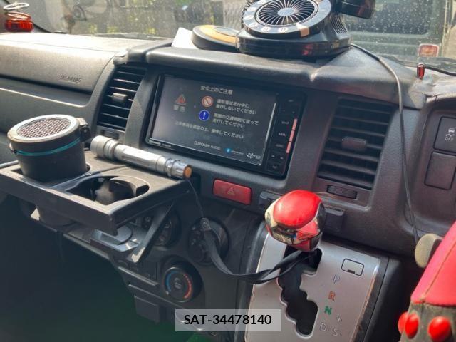 Toyota HIACE VAN 2021-02 8667054-17