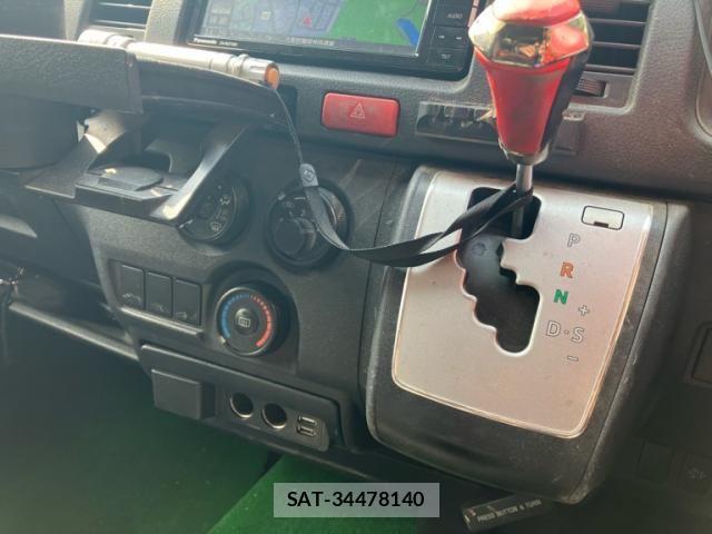 Toyota HIACE VAN 2021-02 8667054-18