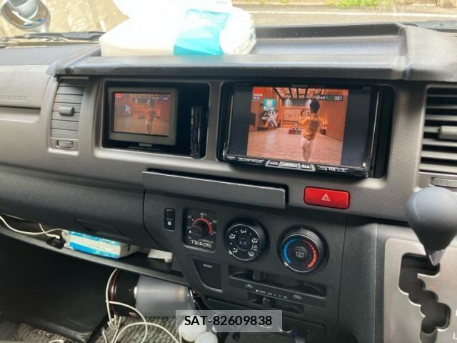 Toyota HIACE VAN 2007-08 8667057-26