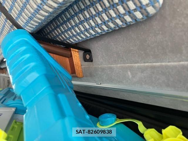 Toyota HIACE VAN 2007-08 8667057-28