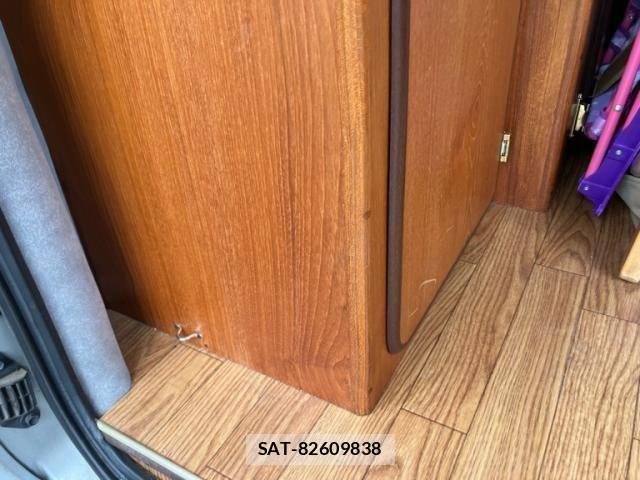 Toyota HIACE VAN 2007-08 8667057-29