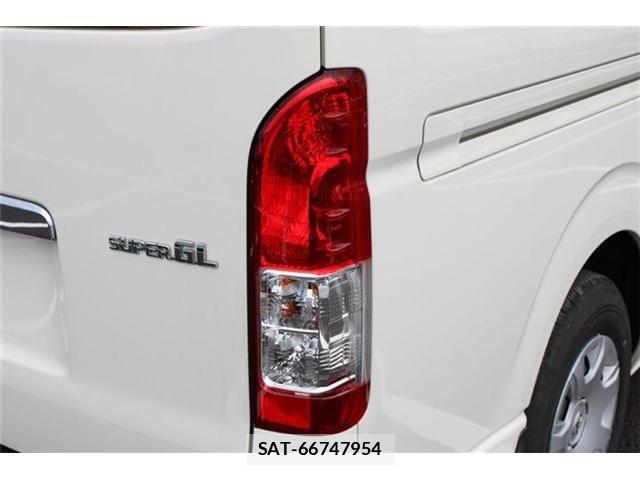 Toyota HIACE VAN 2017-06 8662053-18