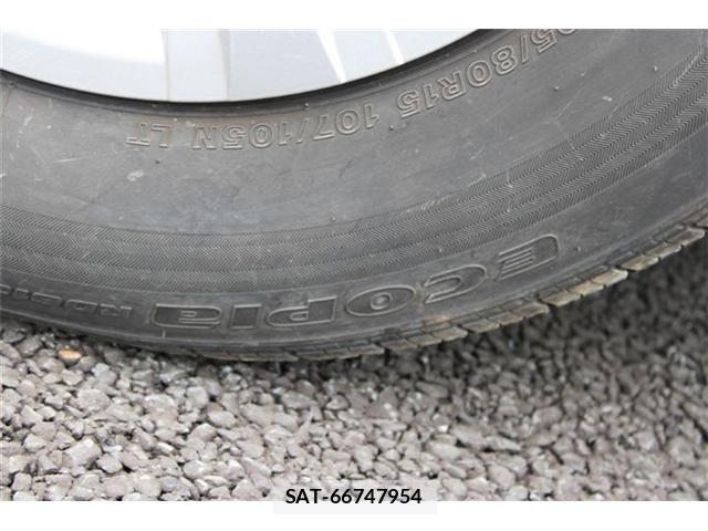Toyota HIACE VAN 2017-06 8662053-27