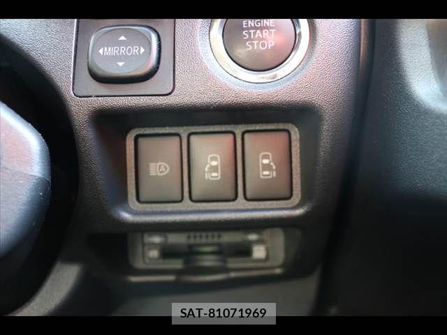 Toyota HIACE VAN 2023-02 8667048-11