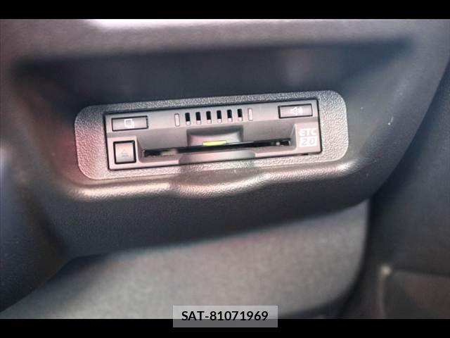 Toyota HIACE VAN 2023-02 8667048-12