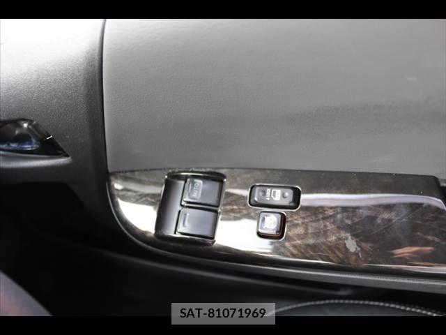 Toyota HIACE VAN 2023-02 8667048-13