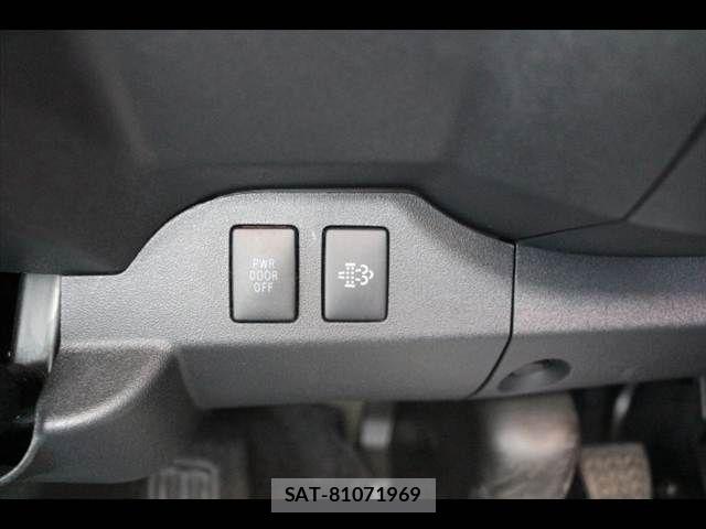 Toyota HIACE VAN 2023-02 8667048-15