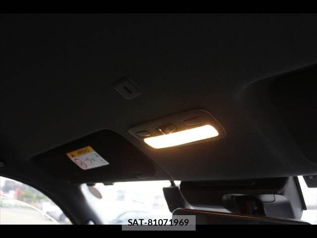 Toyota HIACE VAN 2023-02 8667048-16