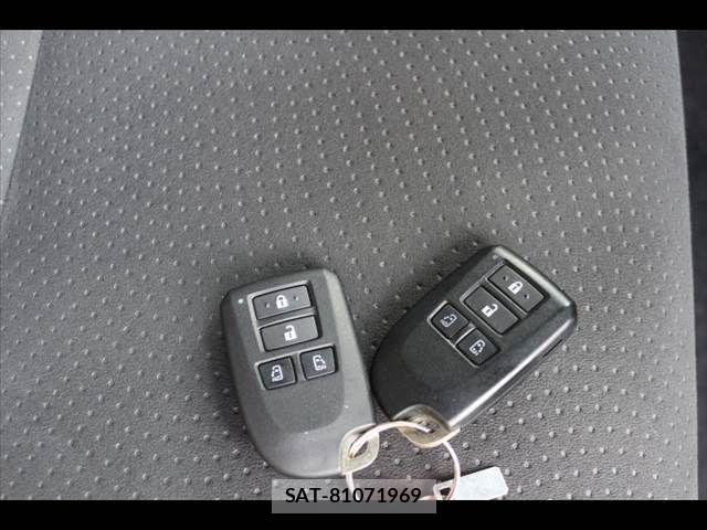 Toyota HIACE VAN 2023-02 8667048-1