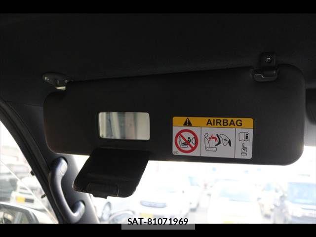 Toyota HIACE VAN 2023-02 8667048-20