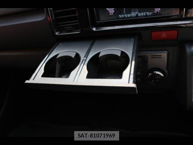 Toyota HIACE VAN 2023-02 8667048-26