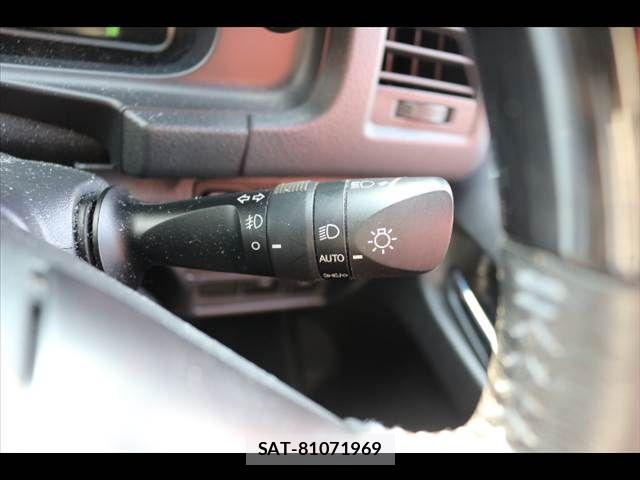 Toyota HIACE VAN 2023-02 8667048-7