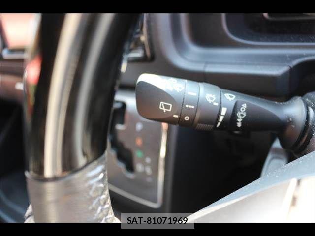Toyota HIACE VAN 2023-02 8667048-8