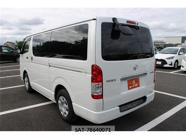 Toyota HIACE VAN 2022-09 8667050-11