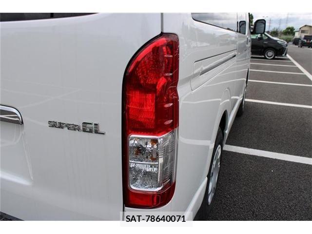 Toyota HIACE VAN 2022-09 8667050-19