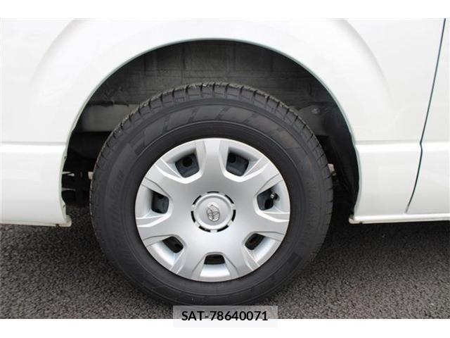 Toyota HIACE VAN 2022-09 8667050-24