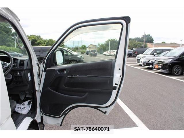 Toyota HIACE VAN 2022-09 8667050-26