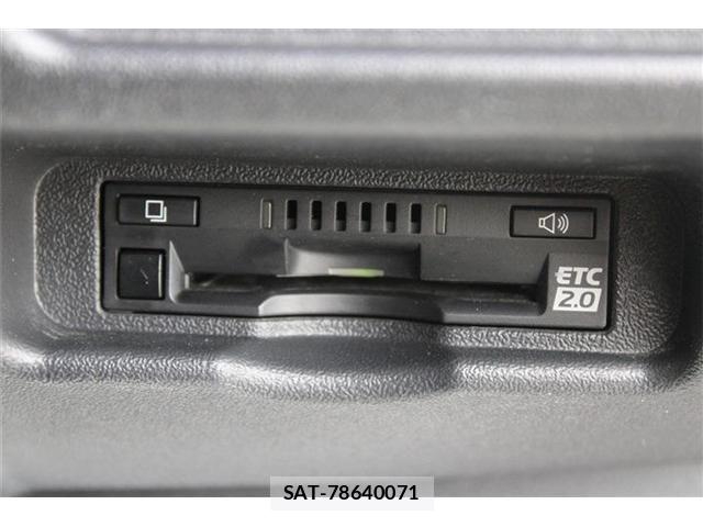 Toyota HIACE VAN 2022-09 8667050-4