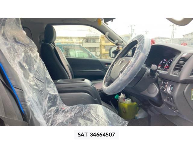 Toyota HIACE VAN 2019-02 8662057-10