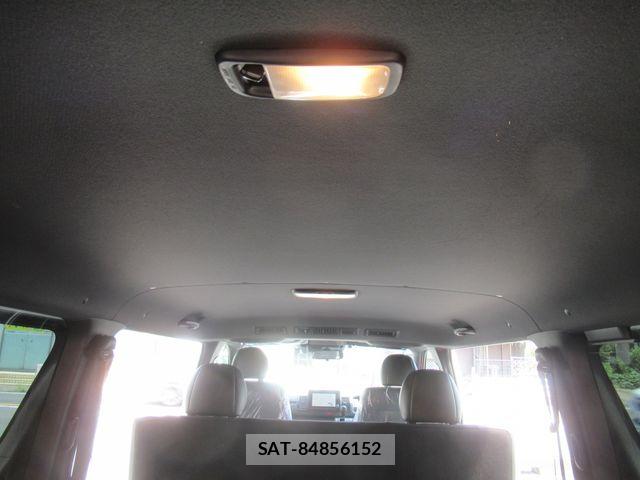 Toyota HIACE VAN 2026-06 8667046-23