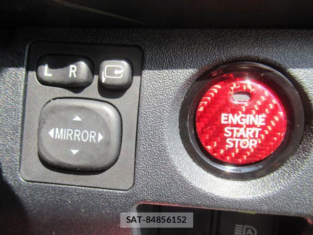 Toyota HIACE VAN 2026-06 8667046-25