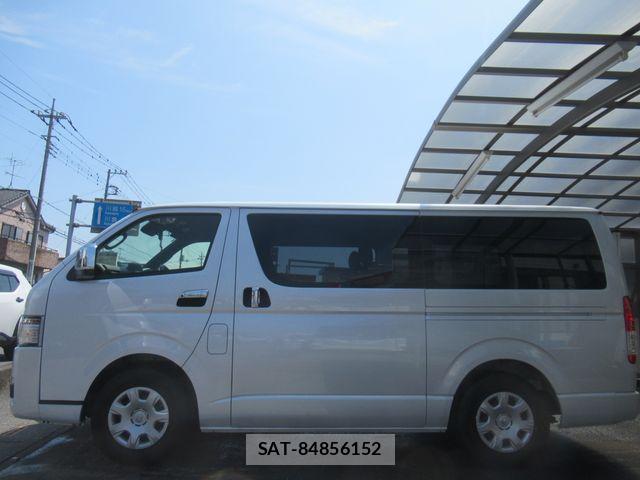 Toyota HIACE VAN 2026-06 8667046-3