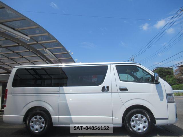Toyota HIACE VAN 2026-06 8667046-4
