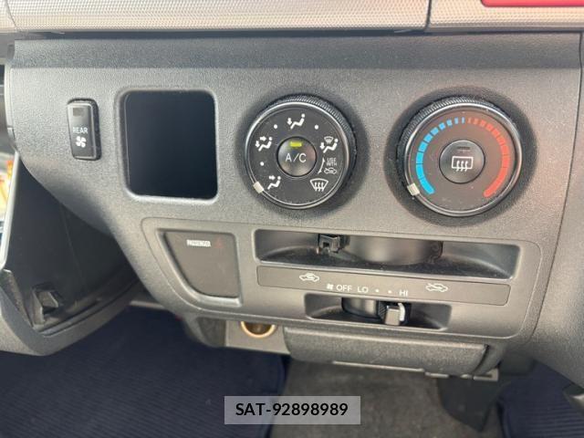 Toyota HIACE VAN 2009-10 8662060-16