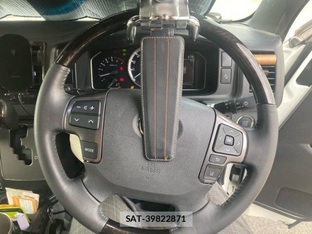 Toyota HIACE VAN 2023-03 8662037-14