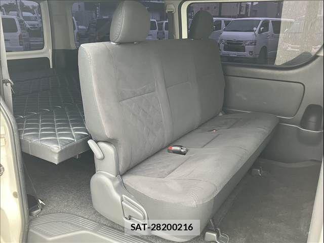 Toyota HIACE VAN 2014-09 8662054-14