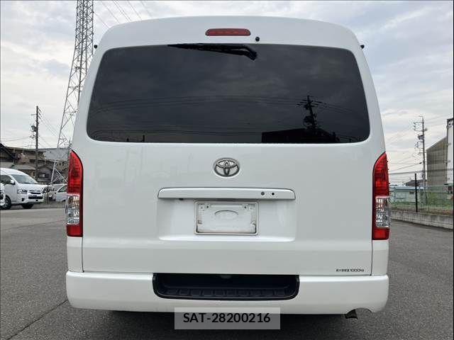 Toyota HIACE VAN 2014-09 8662054-17