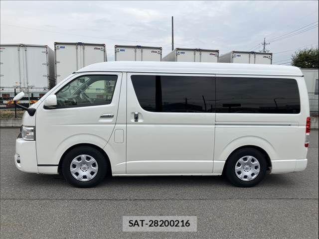 Toyota HIACE VAN 2014-09 8662054-19
