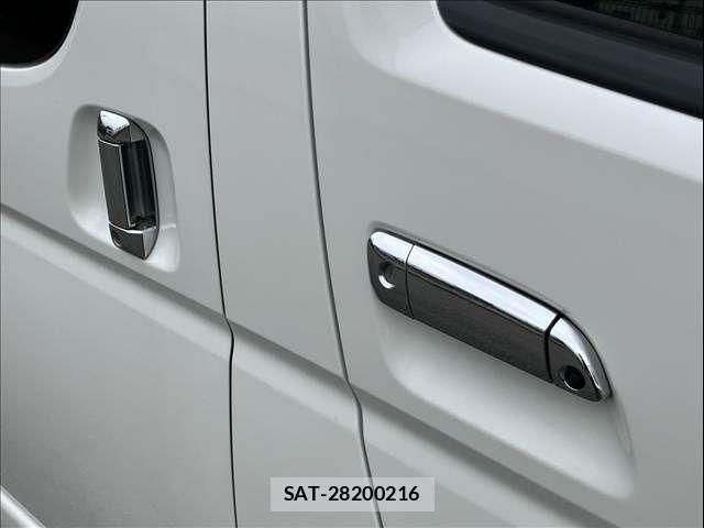 Toyota HIACE VAN 2014-09 8662054-29