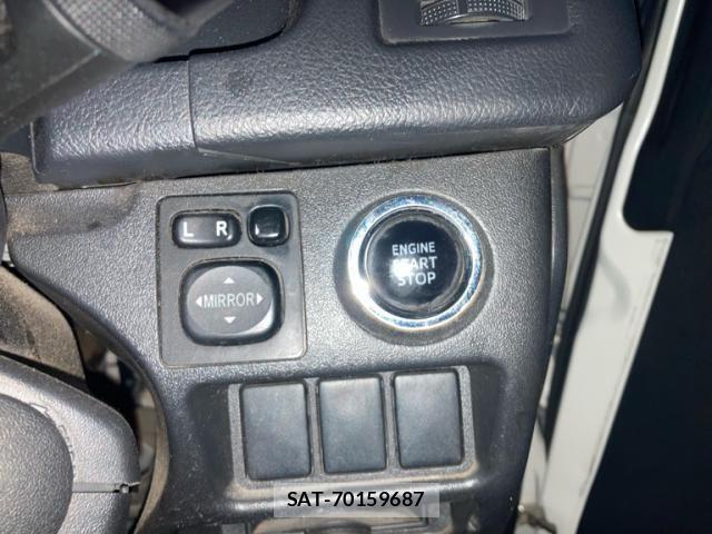 Toyota HIACE VAN 2015-04 8662056-13