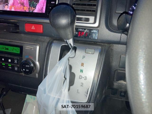 Toyota HIACE VAN 2015-04 8662056-17