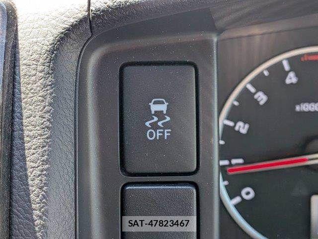 Toyota HIACE VAN 2019-08 8667051-11