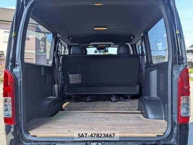 Toyota HIACE VAN 2019-08 8667051-14