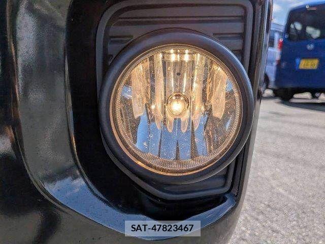 Toyota HIACE VAN 2019-08 8667051-17