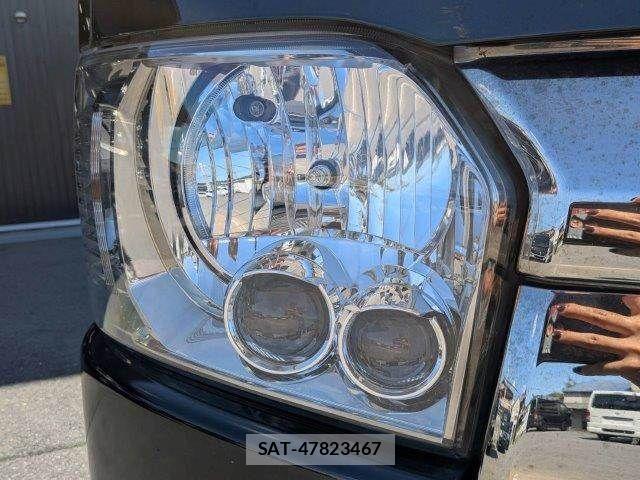 Toyota HIACE VAN 2019-08 8667051-27