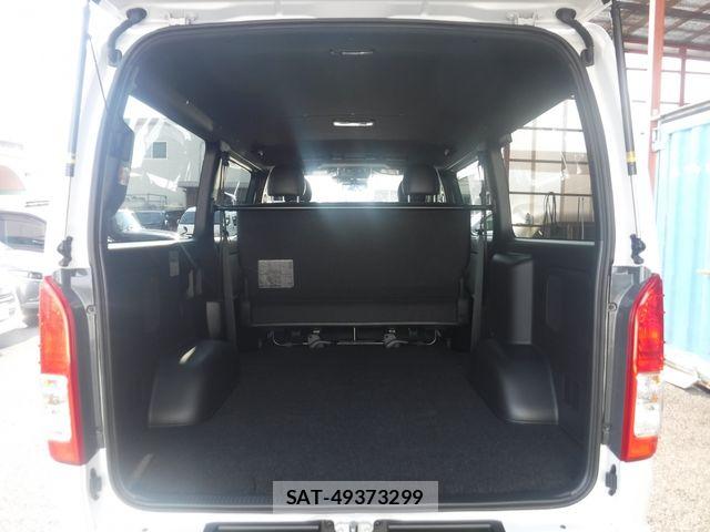 Toyota HIACE VAN 2026-08 8662030-9