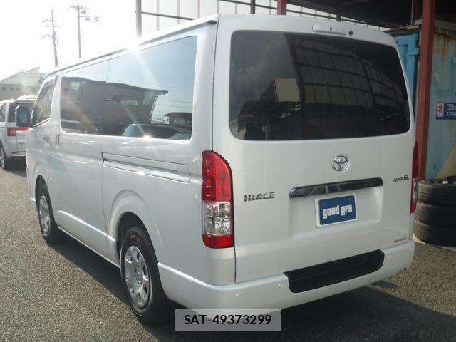 Toyota HIACE VAN 2026-08 8662030-3