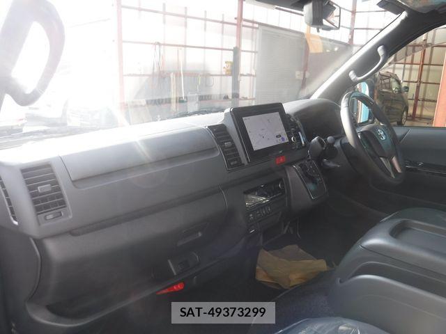 Toyota HIACE VAN 2026-08 8662030-6