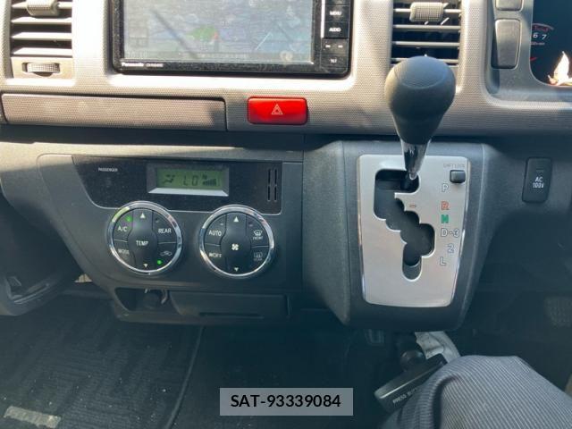Toyota HIACE VAN 2011-11 8667055-12
