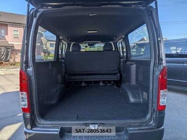 Toyota HIACE VAN 2019-12 8667052-11