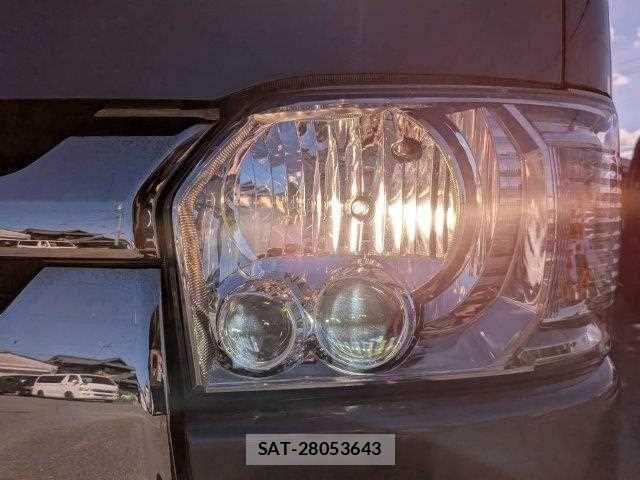 Toyota HIACE VAN 2019-12 8667052-13