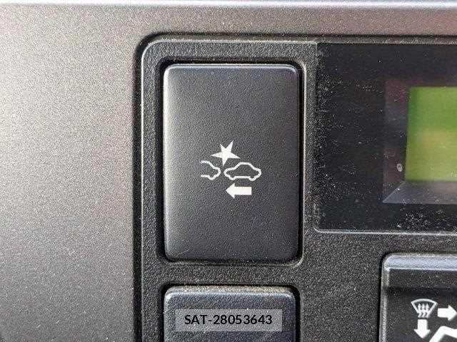 Toyota HIACE VAN 2019-12 8667052-6
