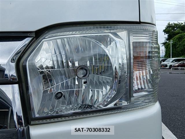 Toyota HIACE VAN 2014-03 8662050-26