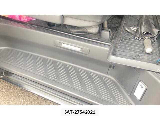 Toyota HIACE VAN 2020-07 8662042-26