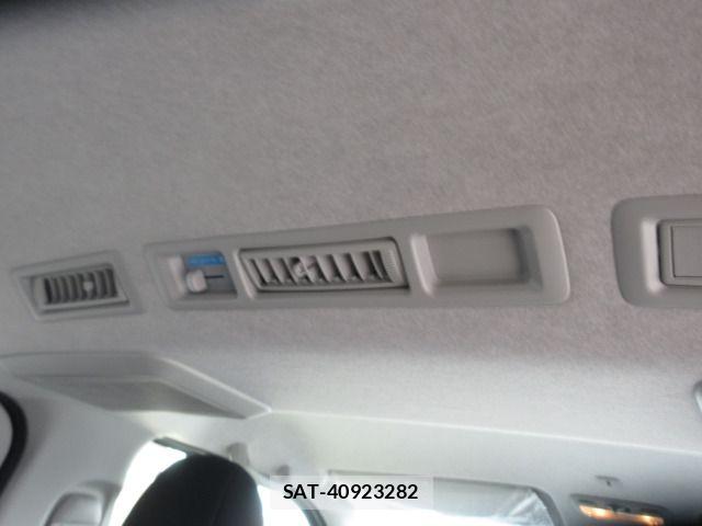 Toyota HIACE VAN 2023-09 8662036-10