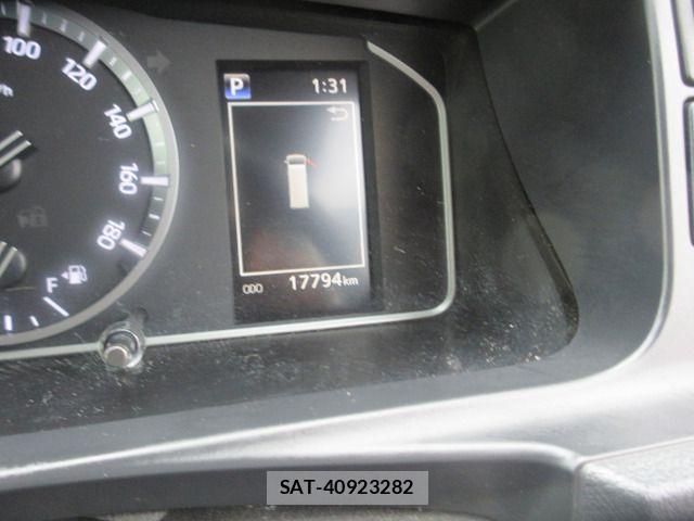 Toyota HIACE VAN 2023-09 8662036-17